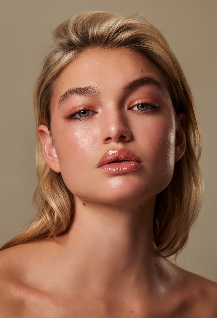 Cami, silhouette, editorial
